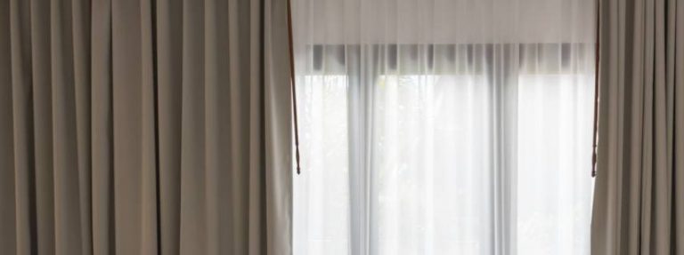 Cómo los expertos realizan el lavado de cortinas en lince sin dañarlas